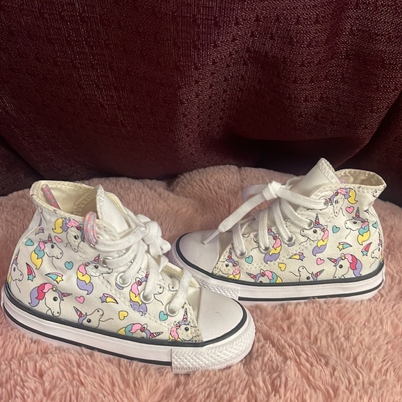 Toddler Converse Unicorn Print - Picture 3 of 5